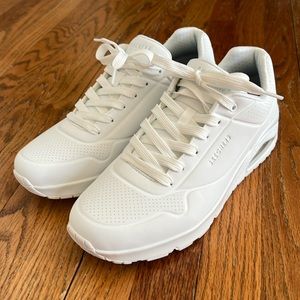 Mens 10.5 Skechers Air-Cooled, Memory Foam Shoes